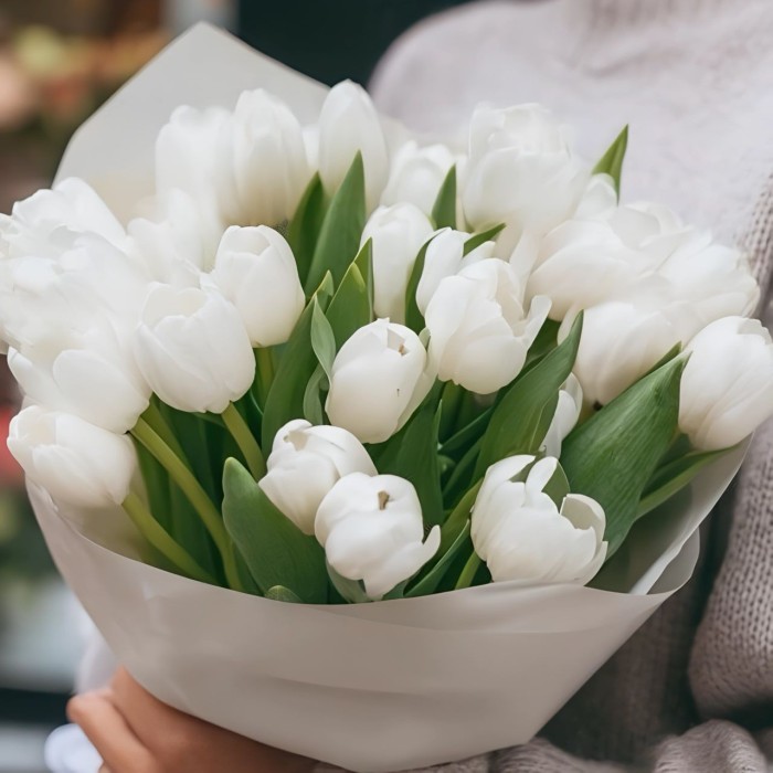 Букет 25 белых тюльпанов