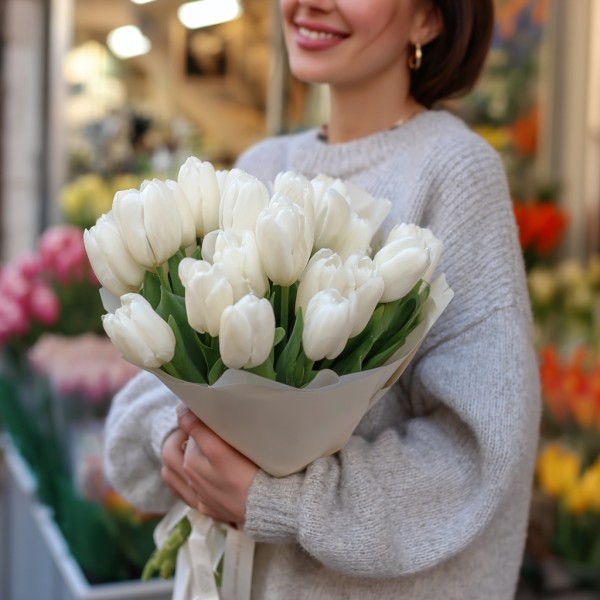 Букет из 19 тюльпанов