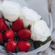 Букет 3 розы с клубникой